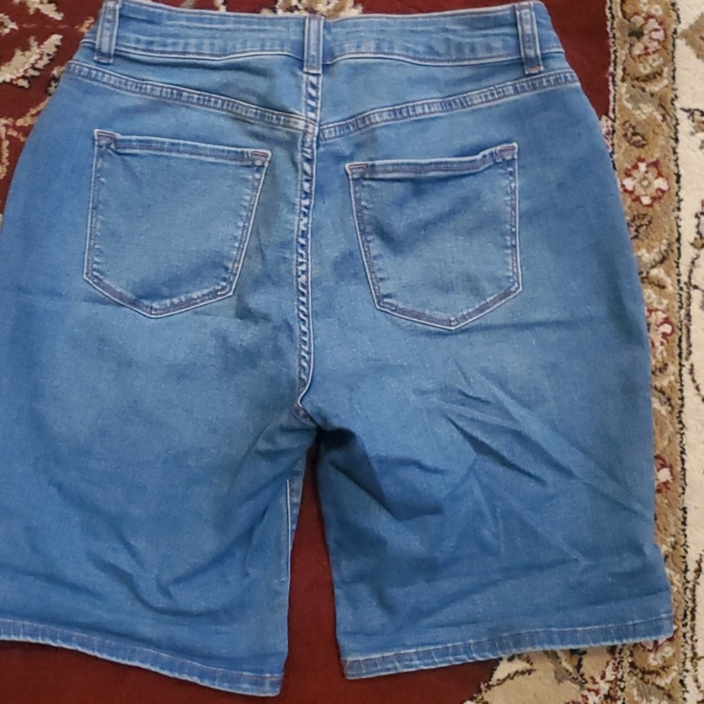 Jean short - Picture 4 of 4